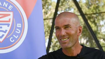 El técnico del Madrid presenta el "Zidane Five Club" un programa de educación y deporte en la localidad de Aix-en-Provence, al sur de Francia cerca de Marsella.