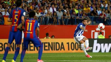 Football Soccer - FC Barcelona v Deportivo Alaves - Spanish King&#039;s Cup Final - Vicente Calderon Stadium, Madrid, Spain - 27/5/17 Deportivo Alaves&rsquo; Theo Hernandez scores their first goal Reuters / Susana Vera