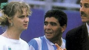 A Maradona le cortan las piernas al volver a dar positivo en un control