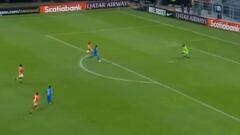 ¡Era su primer gol en México! Morales tuvo este mano a mano y le dio al palo