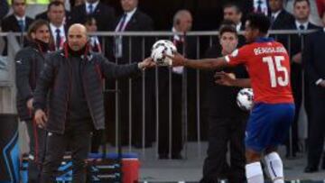 Jorge Sampaoli sufrió durante todo el partido.