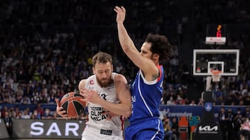 Chacho y Larkin,en el cuarto partido que clasific&oacute; al Anadolu Efes para la Final Four.