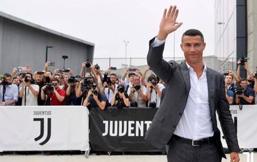 Serie A challenges Premier League in summer spending