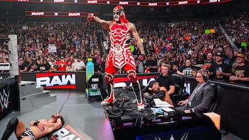 Penta durante Monday Night RAW.