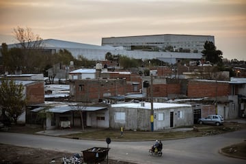 Vista aerea del lugar donde se casarán Lionel Messi y Antonella Roccuzzo. El lugar está localizado junto al barrio de La Granada controlado por hooligans de Newell´s Old Boys y por la banda de narcotráfico de Los Monos.