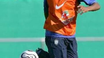 <b>LA SENSACIÓN.</b> Aunque sabe que la calidad de su selección es muy grande, Robinho quiere convertirse en la sensación del Mundial.