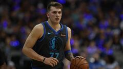 DALLAS, TEXAS - DECEMBER 16: Luka Doncic #77 of the Dallas Mavericks dribbles the ball against the Sacramento Kings at American Airlines Center on December 16, 2018 in Dallas, Texas. NOTE TO USER: User expressly acknowledges and agrees that, by downloadin