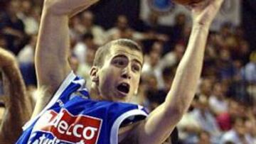 <b>NUEVA DERROTA. </B>Sergio Rodríguez sus compañeros no pudieron frenar al Pamesa.