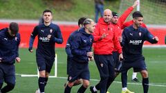 22/02/24 ENTRENAMIENTO SPORTING DE GIJON 
GASPAR EN CARRERA JUNO A RAMIREZ Y VARIOS COMPAÑEROS GRUPO 