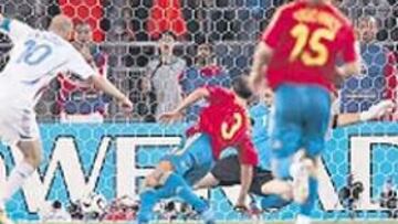 <b>DEFINITIVO. </b>El minuto de oro se dio a las 22:47, un minuto antes de este gol de Zidane.