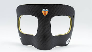 La máscara que llevará Guillamón en los entrenamientos y partidos.