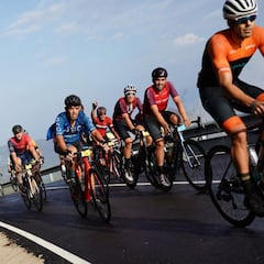 Unos 3.000 ciclistas disfrutan la Gran Fondo Alberto Contador