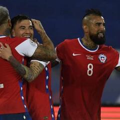 Chile se planta a Argentina y debuta con un empate