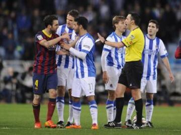 Carlos Vela recrimina a Cesc Fábregas la falta que le ha hecho a Canales.