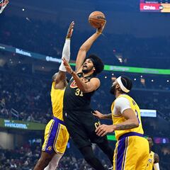 Will Jarrett Allen play for the Cavs in Game 2 against the Celtics? Injury update