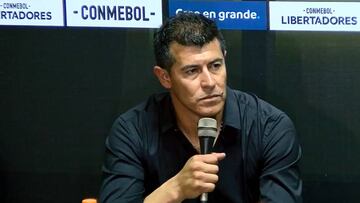 Almirón: "No fue un partido fácil, el equipo lo hizo ver fácil"