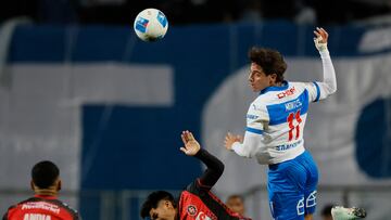 Futbol, Universidad Catolica vs Deportes Limache.
Fecha 8, Liga de Primera 2025.
El jugador de Universidad Catolica Clemente Montes, derecha, disputa el balon con Bastian Silva de Deportes Limache durante un partido de la liga de Primera realizado en el estadio Sausalito de Vina del Mar, Chile.
19/04/2025
Andres Pina/Photosport
Football, Universidad Catolica vs Deportes Limache.
8th turn, 2025 2025 First division League.
Universidad Catolica player Clemente Montes, right, vies for the ball against Bastian Silva of Deportes Limache during a first division league match at the Sausalito stadium in Vina del Mar, Chile.
19/04/2025
Andres Pina/Photosport