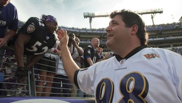 El defensive tackle Tony Siragusa ganó el Super Bowl XXXV con los Baltimore Ravens y registró una tacleada contra los New York Giants.