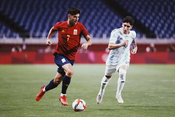Marco Asensio y Claudio Bravo.