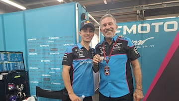 David Alonso y Aspar en el box del CFMOTO Gaviota Aspar.