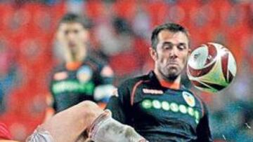 <b>TRABADO. </b>Los valencianistas sufrieron la dureza local.