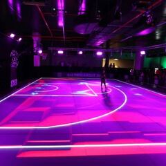 Revolución en el basket: la pista, una pantalla gigante de cristal