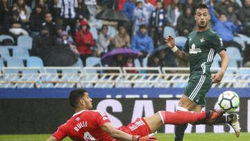 Sergio León, ante Rulli.