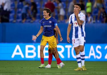 El jugador del Andorra se marcó un auténtico golazo para darle los res puntos a su equipo. El capitán fue el líder que necesita Eder Sarabia esta temporada.