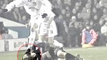 <b>PISOTÓN</B>. Este el es momento del pisotón de Bowyer al jugador del Málaga Gerardo.