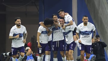 ¡Otra cosa es con estadio propio! Católica gana y ya es segundo en el torneo