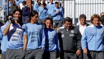 Ocho futbolistas uruguayos fueron sometidos al control antidopaje sorpresa, en una jornada en la que aprovecharon para hacer turismo en Kimberley y visitar la mina de diamantes de Big Hole.