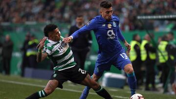 Telles supera a Raphinha durante el Sporting-Oporto.