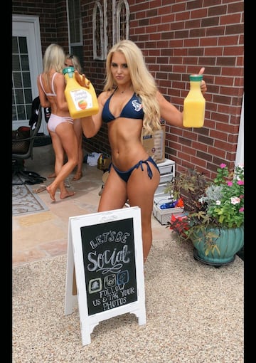 Porristas de Texans organizan barbacoa anual en bikini