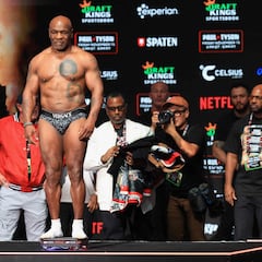 How old is Mike Tyson, and what is the age difference between him and Jake Paul?