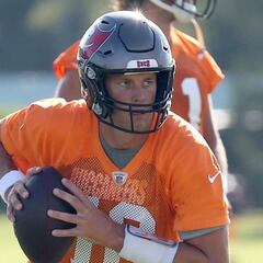 Veteranos de los Buccaneers se presentan a las instalaciones del equipo