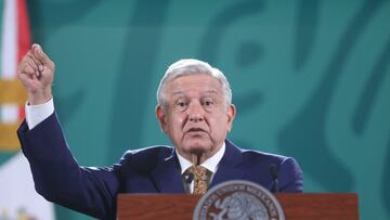 AMLO entregó reconocimientos y estímulos económicos a medallistas de Tokio 2020