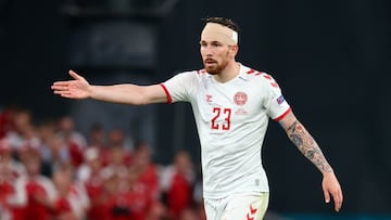 Pierre-Emile Hojbjerg, ante Rusia, con una herida en la cabeza.