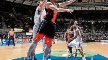 Splitter lo intentó todo bajo el aro