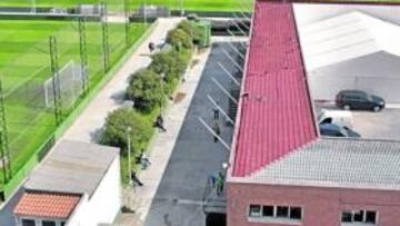 <b>LE QUEDA POCO. </b>El nuevo edificio se va a construir en el área que ahora ocupan el aparcamiento, el gimnasio y la zona de vestuarios.