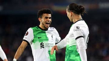 Soccer Football - Europa League - Round of 16 - First Leg - Sparta Prague v Liverpool - epet ARENA, Prague, Czech Republic - March 7, 2024 Liverpool's Darwin Nunez celebrates scoring their second goal with Luis Diaz REUTERS/Eva Korinkova