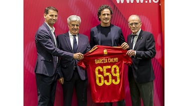 La RFEF entrega los dorsales leyenda a los internacionales de Castilla y León 