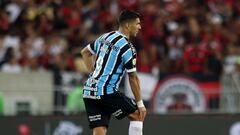 Luis Suárez, en un partido con Grêmio.