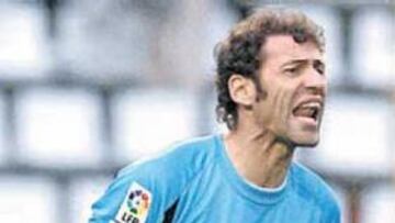 <b>COMPLEMENTO. </b>Alberto pasaría de la titularidad al banquillo.