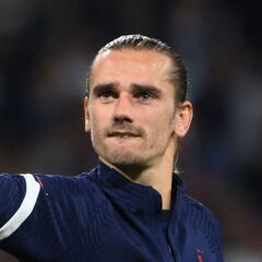 It's an "honour" to play under Simeone - Griezmann