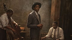 Esta imagen difundida por Netflix muestra a Michael Potts, de izquierda a derecha, Chadwick Boseman y Colman Domingo en &quot;El fondo negro de Ma Rainey&quot;. Boseman gan&oacute; el premio al mejor actor en una pel&iacute;cula dram&aacute;tica en los Globos de Oro el domingo 28 de febrero de 2021.
 
 