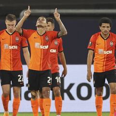 El Shakhtar presenta su candidatura al título goleando