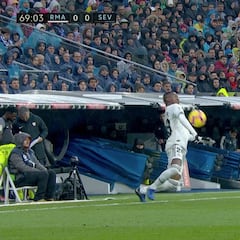 La magia de Vinicius explicada en 9 segundos: regatea hasta cuando controla con el pecho