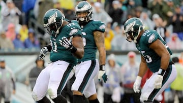 PHILADELPHIA, PA - OCTOBER 29: Fletcher Cox #91 of the Philadelphia Eagles celebrates after sacking C.J. Beathard #3 of the San Francisco 49ers in the second quarter during their game at Lincoln Financial Field on October 29, 2017 in Philadelphia, Pennsylvania.   Abbie Parr/Getty Images/AFP
 == FOR NEWSPAPERS, INTERNET, TELCOS &amp; TELEVISION USE ONLY ==