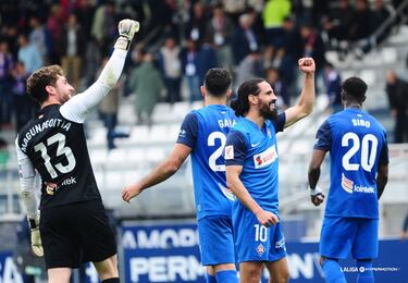 Partido complicado para el Amorebieta por la situación de su compañero Félix Garreta. El guardameta fue protagonista al evitar que el Villarreal B se adelantara de penalti. El portero le detuvo el lanzamiento a un especialista como Ontiveros.