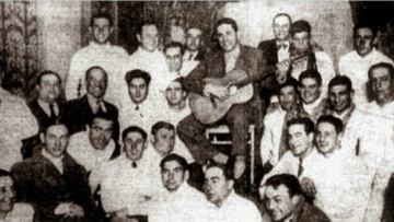 Carlos Gardel con la selecci&oacute;n uruguaya de f&uacute;tbol en el Mundial de 1930 